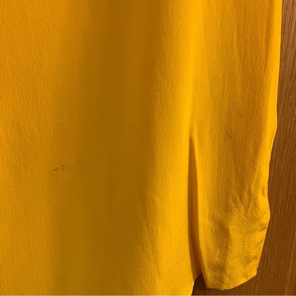 Jones NY 100% Silk Top Women 10 Short Sleeve Keyhole Round Neck Vivid Yellow Y2K - Picture 3 of 4